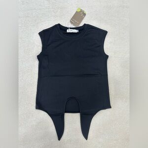 LaBeca Girl’s Black Sleeveless Top Round Neck Size 7Y-9Y.